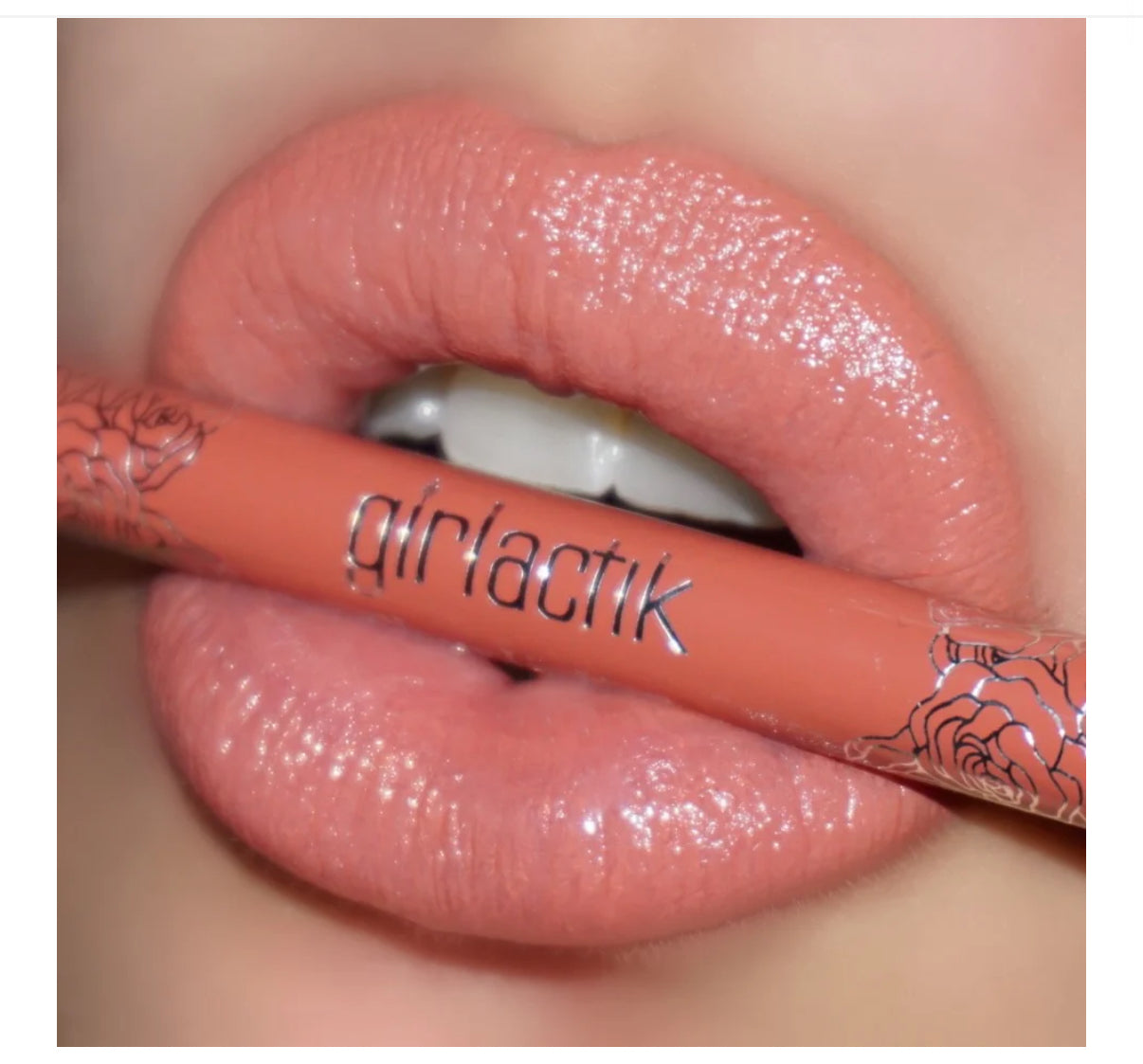 Glossy Lip Liner