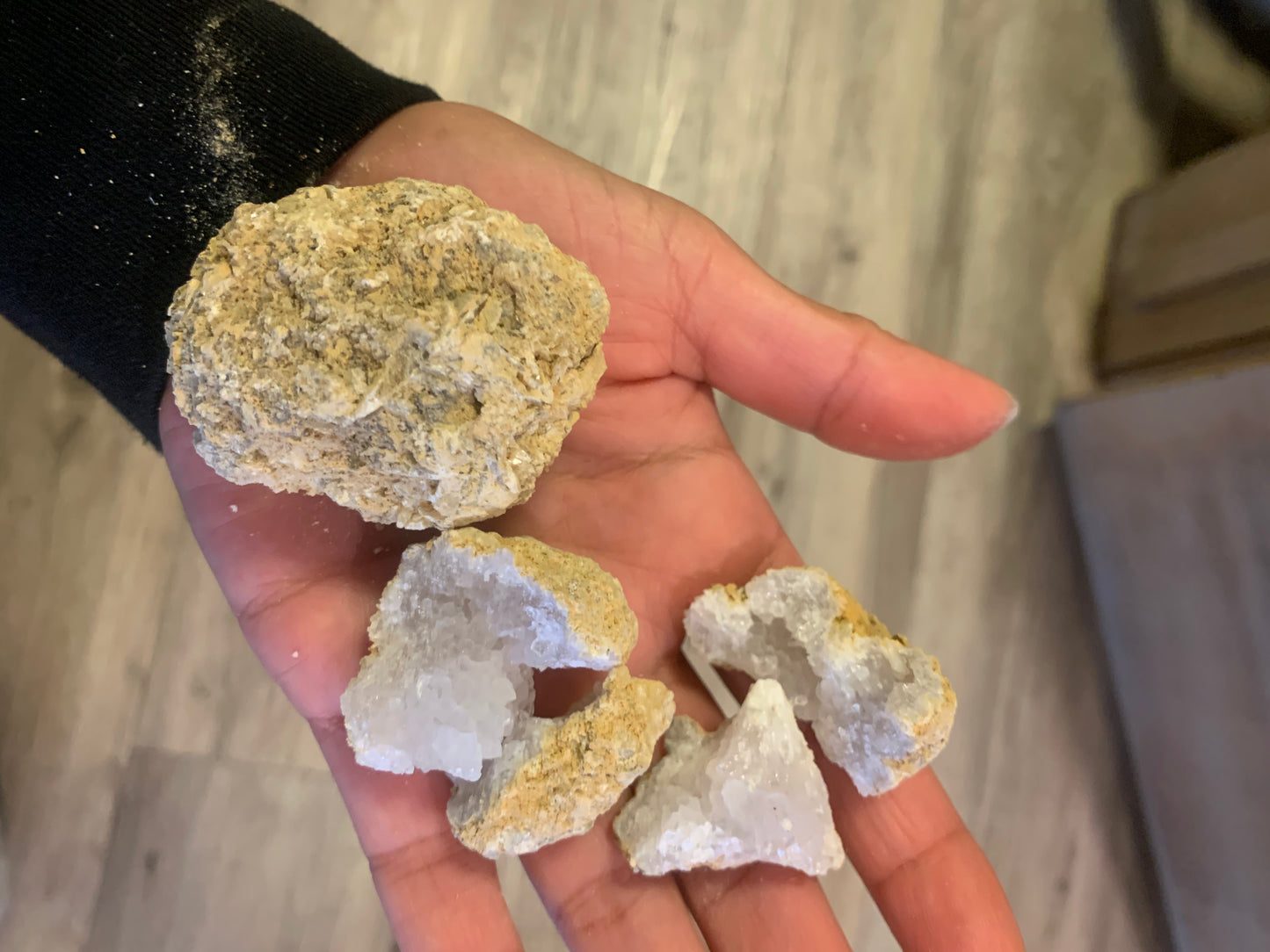 Uncracked Geodes